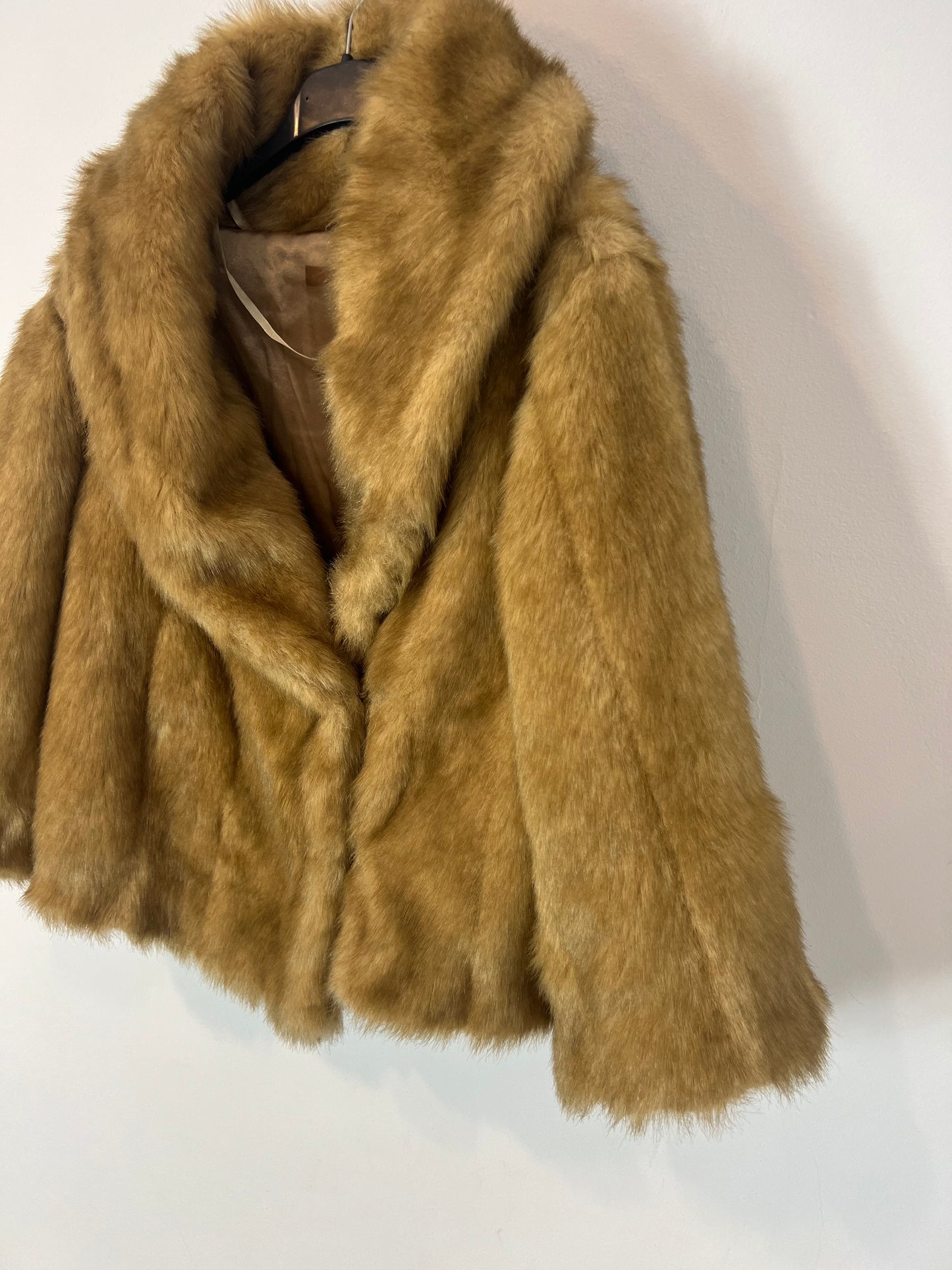 OTRAS. Chaqueta pelo cruzada. T M