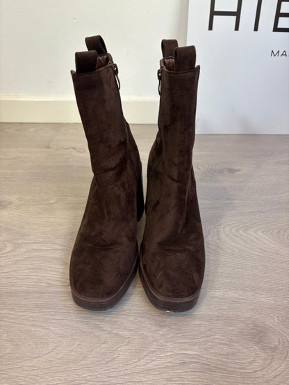 OTRAS. Botines marrón tacón ancho