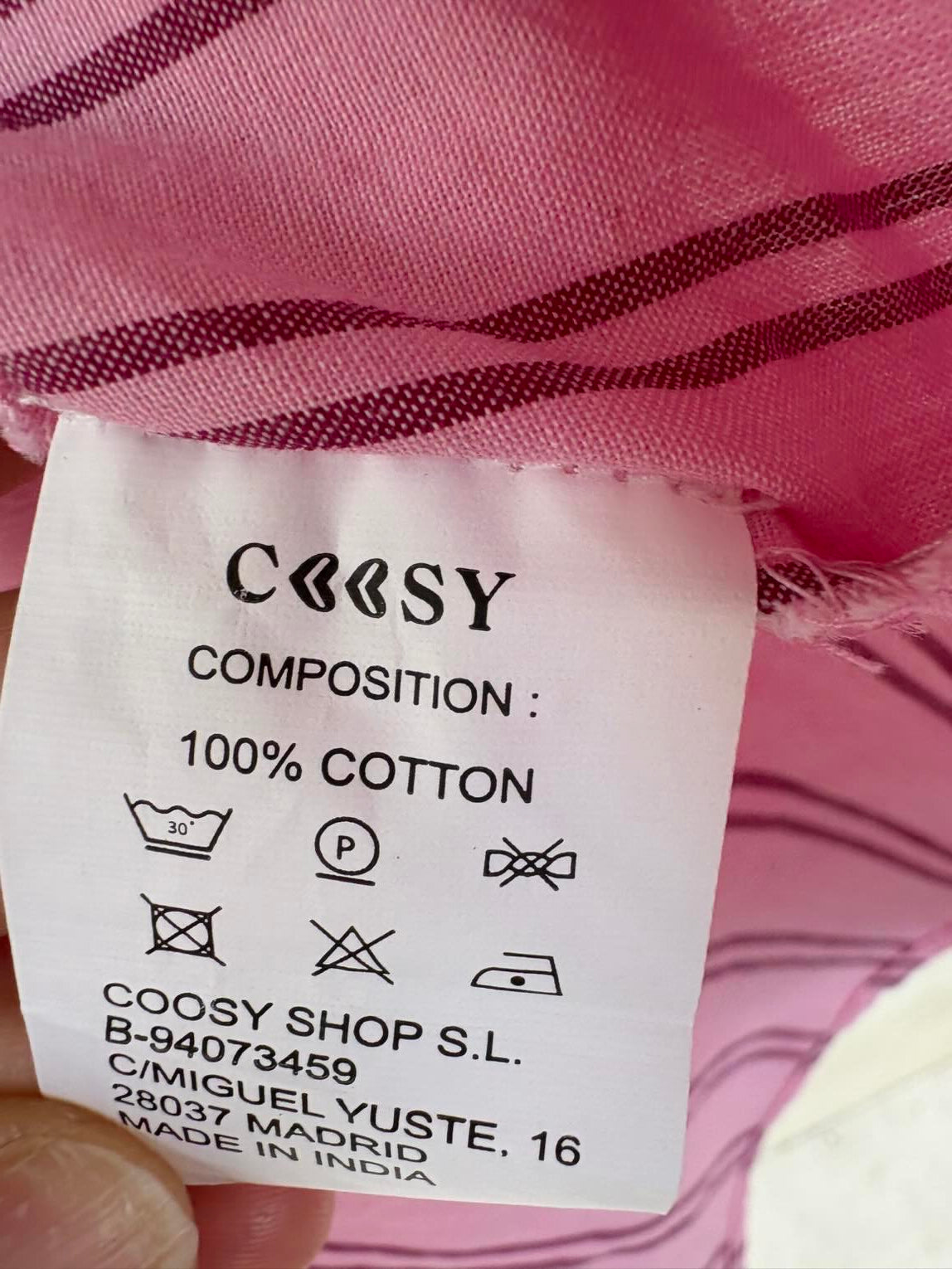 COOSY. Blusa rosa volantes mini