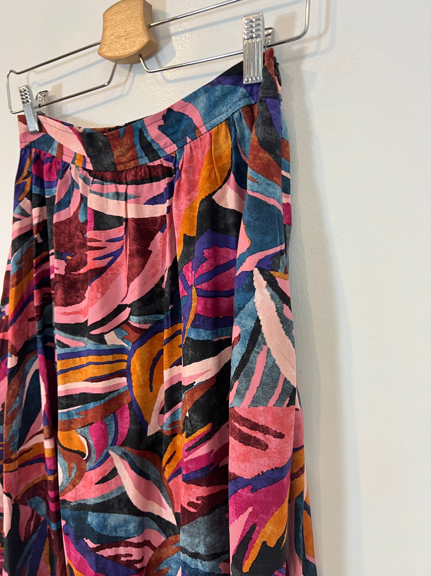 PETITE MENDIGOTE. Total look fluido estampado colores. T S