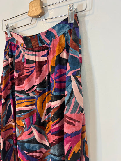 PETITE MENDIGOTE. Total look fluido estampado colores. T S