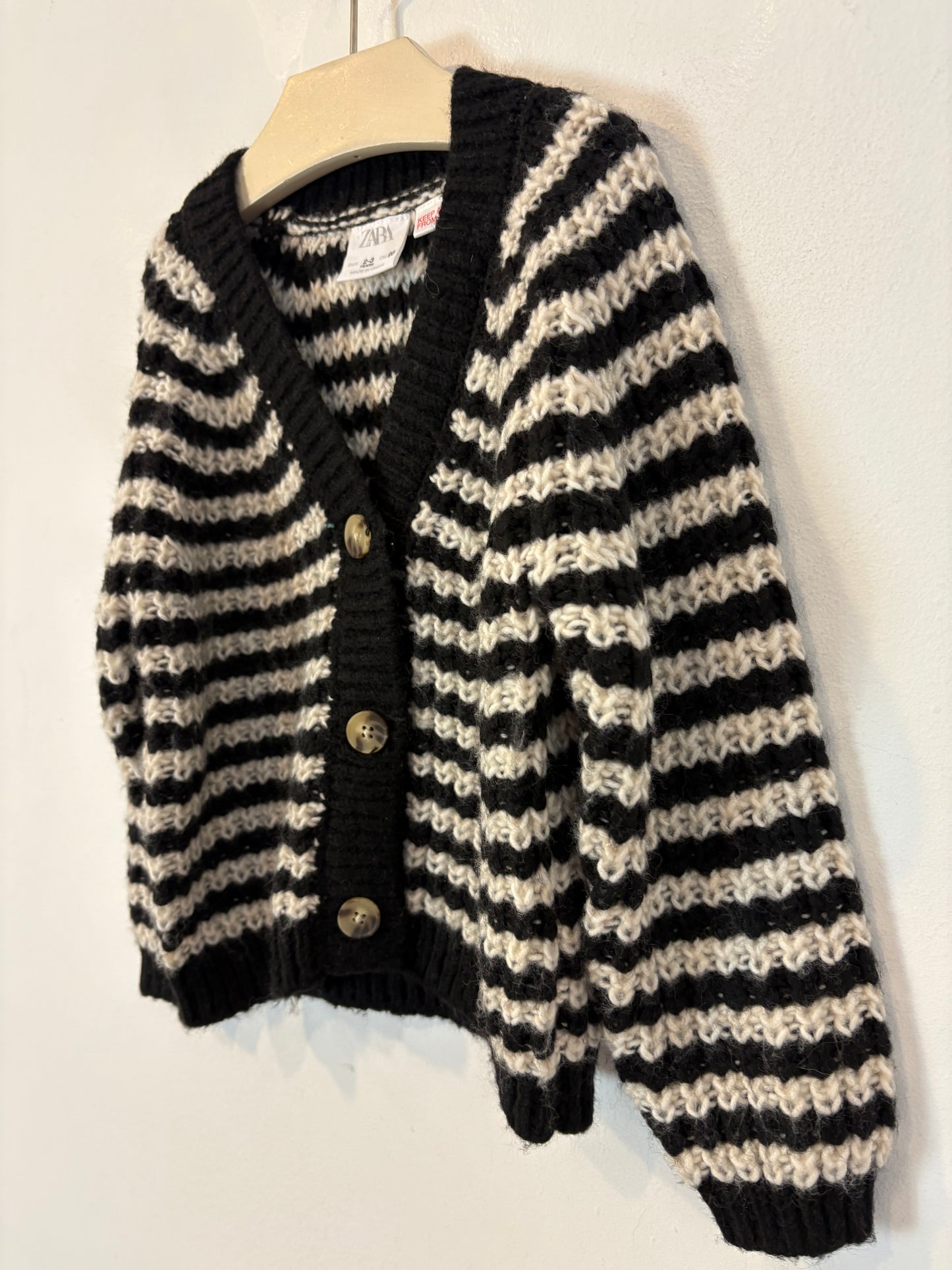 ZARA. Chaqueta punto rayas Z