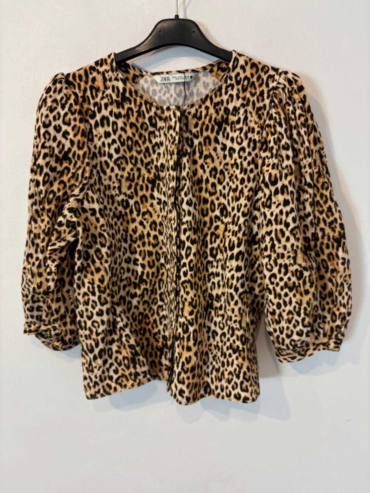 ZARA. Blusa animal print manga farol