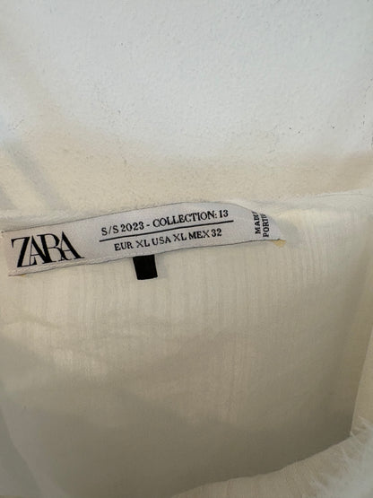 ZARA. Top blanco detalle escote. T XL