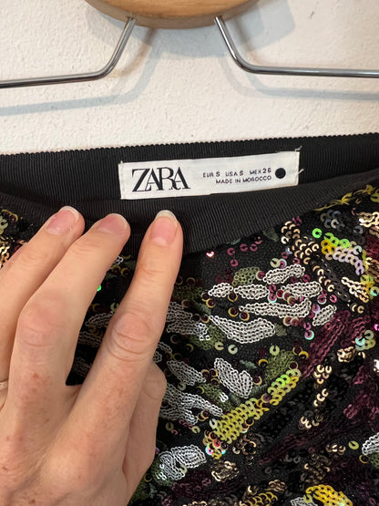 ZARA. Falda corta lentejuelas