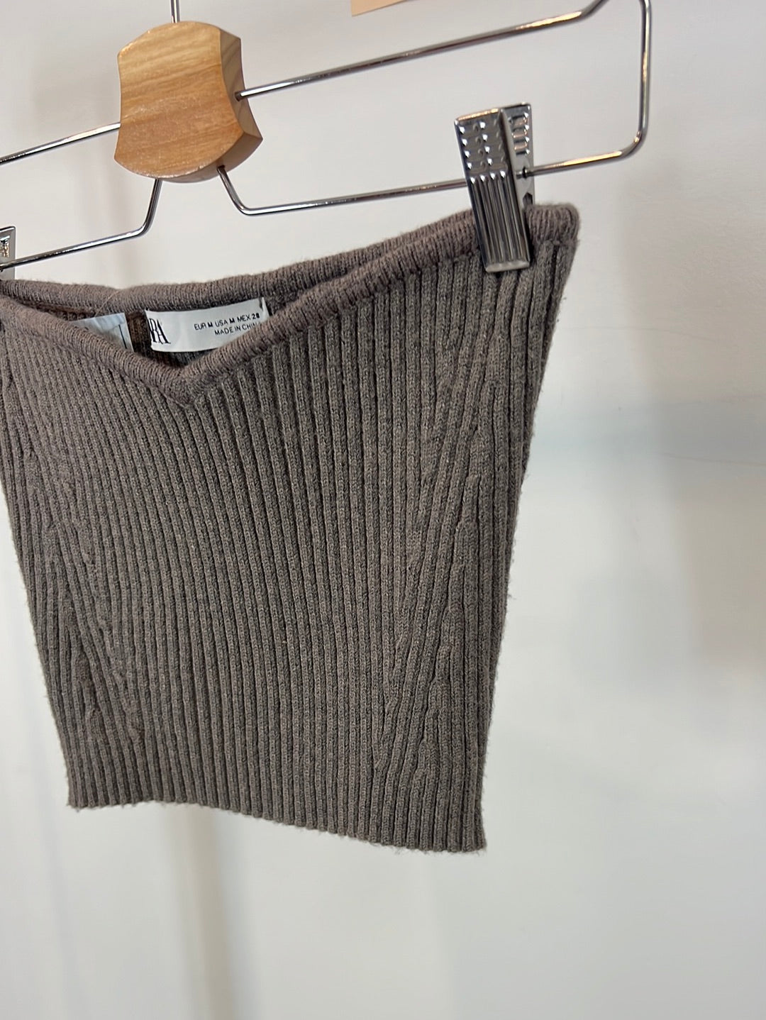 ZARA. Gray ribbed strapless top. TS