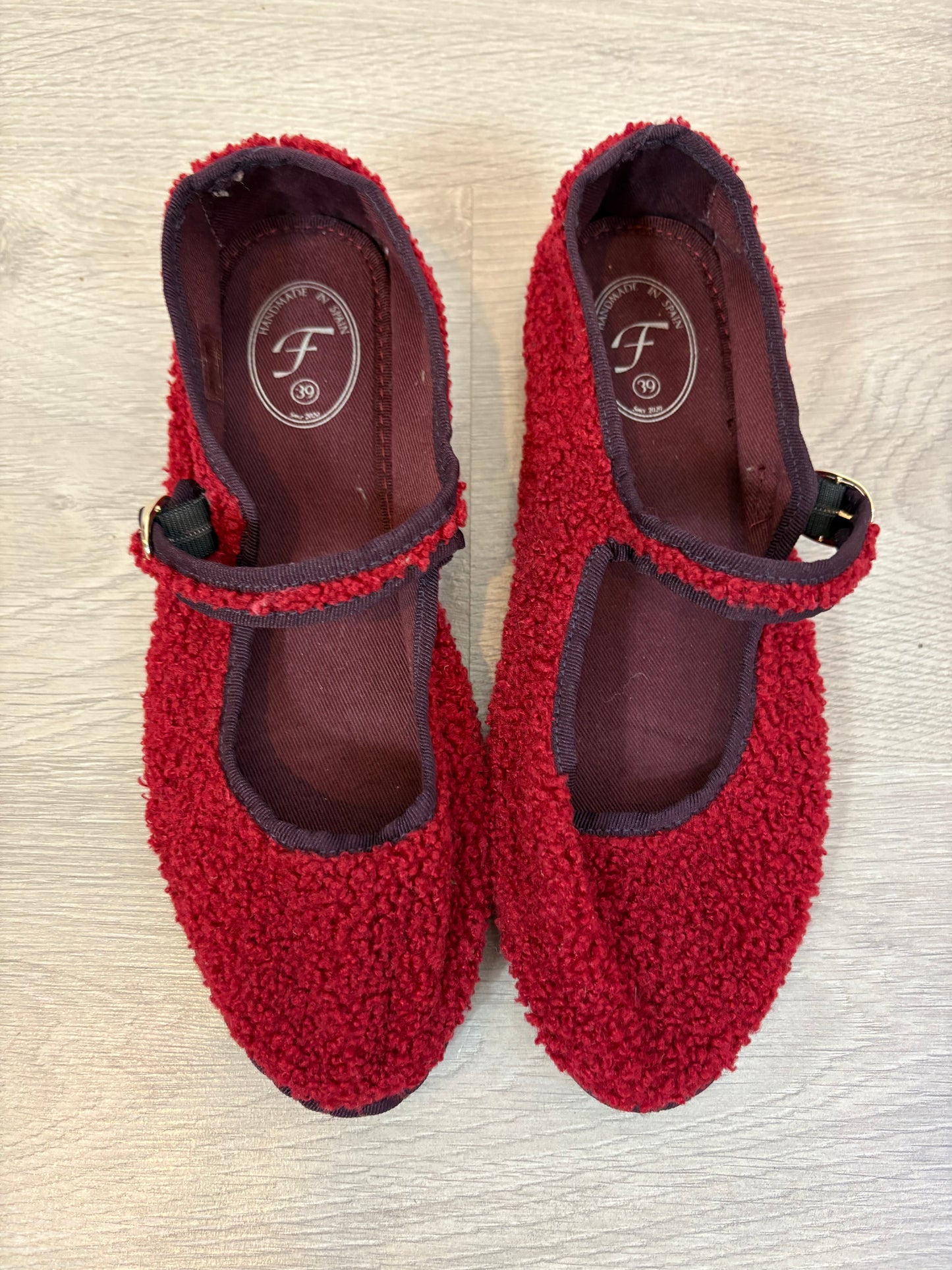 FABELUS. Bailarinas burdeos rizo