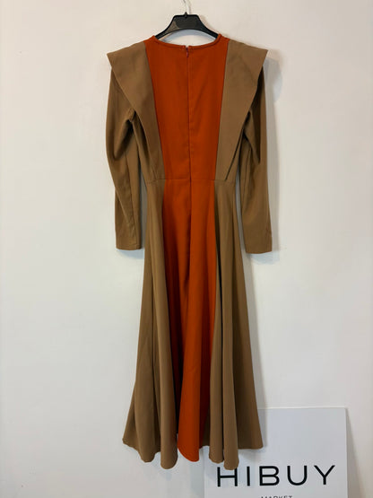 IQ COLLECTION. Vestido midi bicolor vuelo