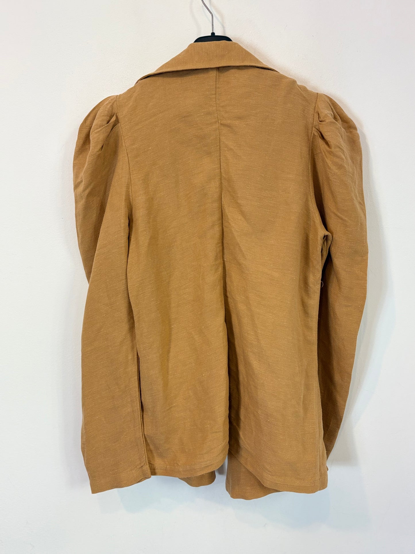 PADOVA. Textured camel jacket and trousers set. Size XS/S