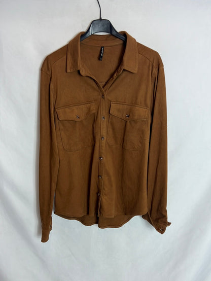 STRADIVARIUS. Sobrecamisa marrón antelina T.l