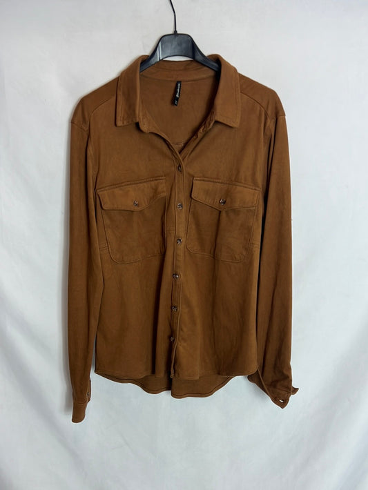 STRADIVARIUS. Sobrecamisa marrón antelina T.l