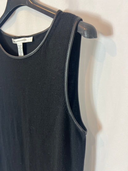 DIANE VON FURSTENBERG. Short fitted wool dress. TS