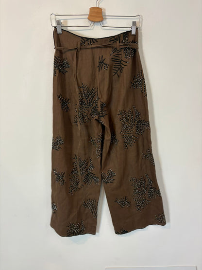 ZARA. Conjunto marrón bordado