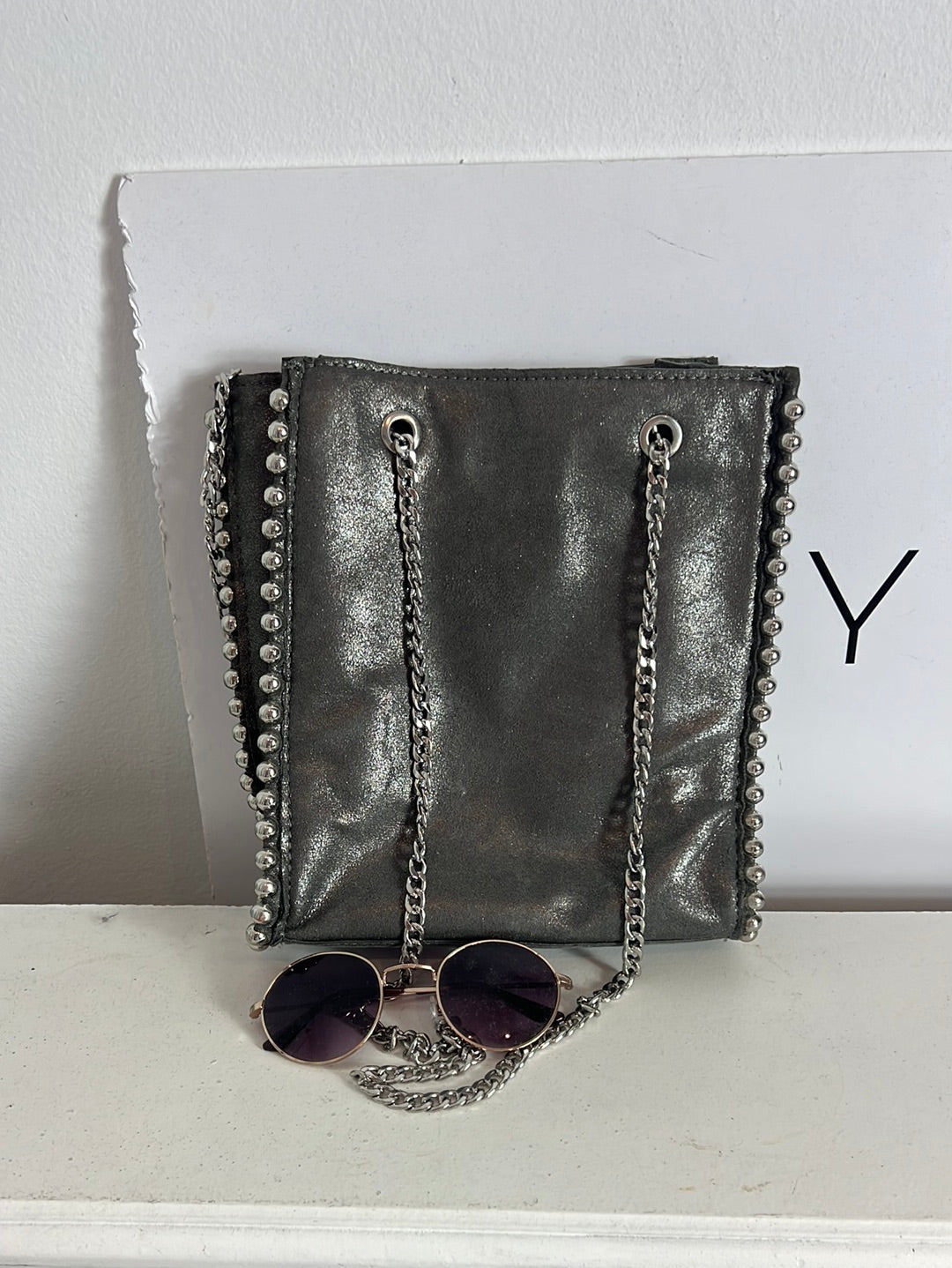 ZARA. Bolso gris tachuelas