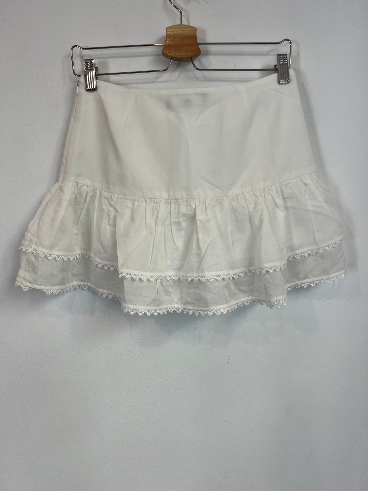 ZARA. Falda blanca volantes T.s