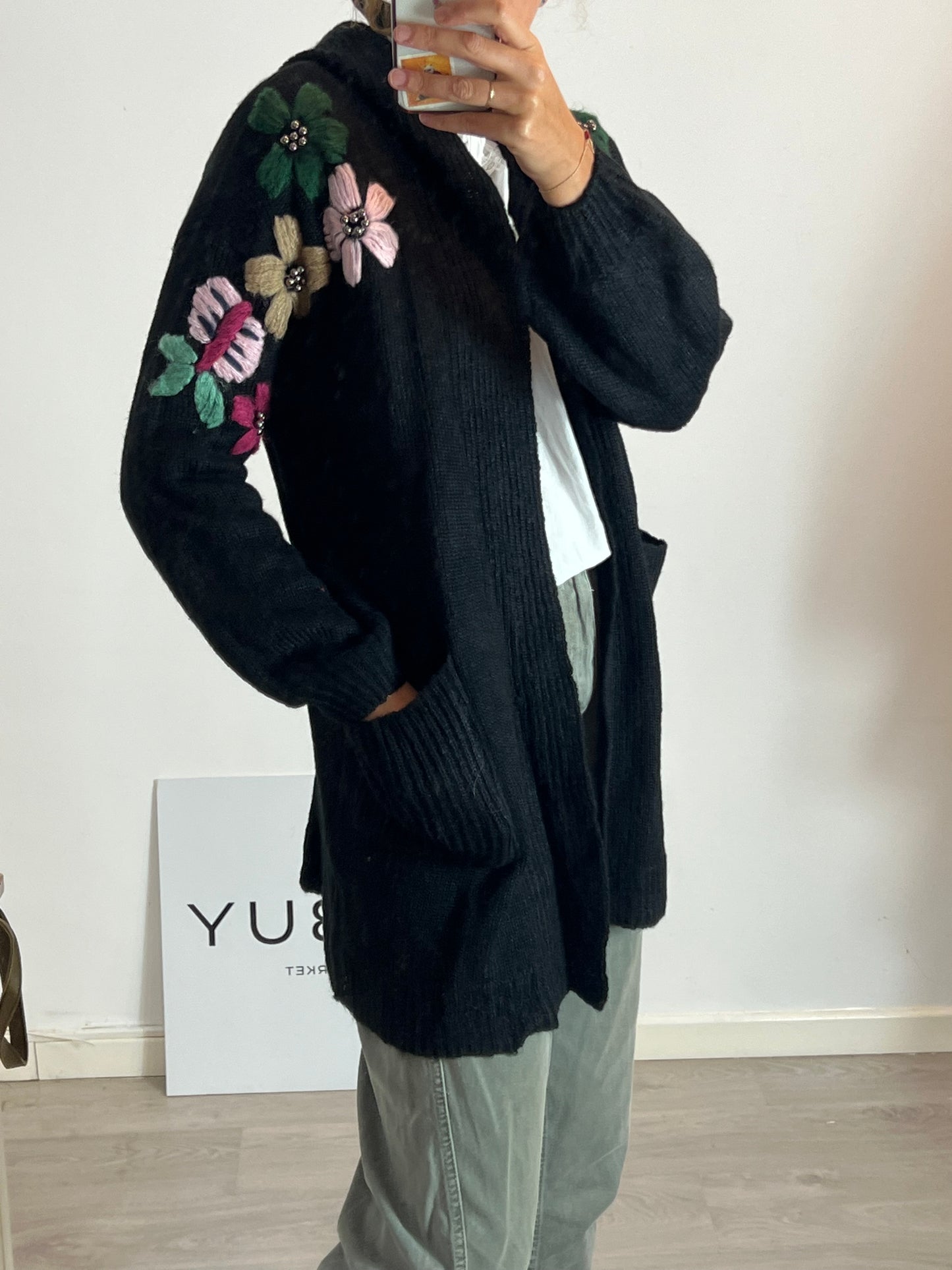 OSLEY. Black embroidered cardigan TU(M)