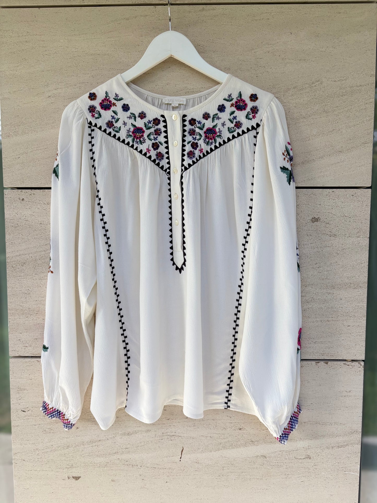 LOUISE MISHA. Blusa  fluida bordados