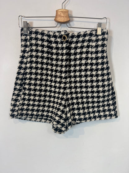 ZARA. Pantalón corto tweed pata de gallo. T S