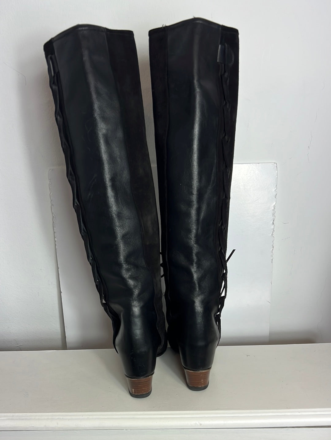 OTRAS. Botas alta piel doble textura. T 39