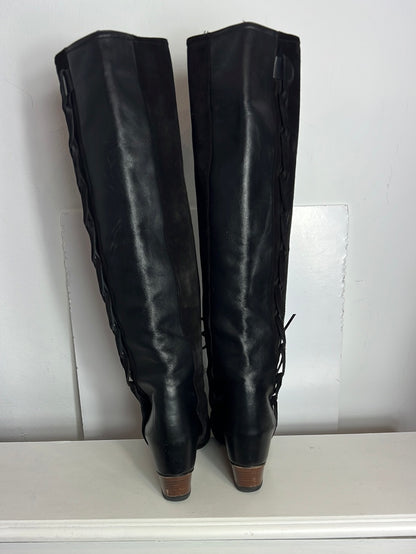 OTRAS. Botas alta piel doble textura. T 39