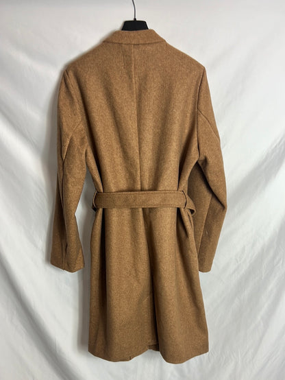 ONLY. Abrigo paño camel con cinturón. T M