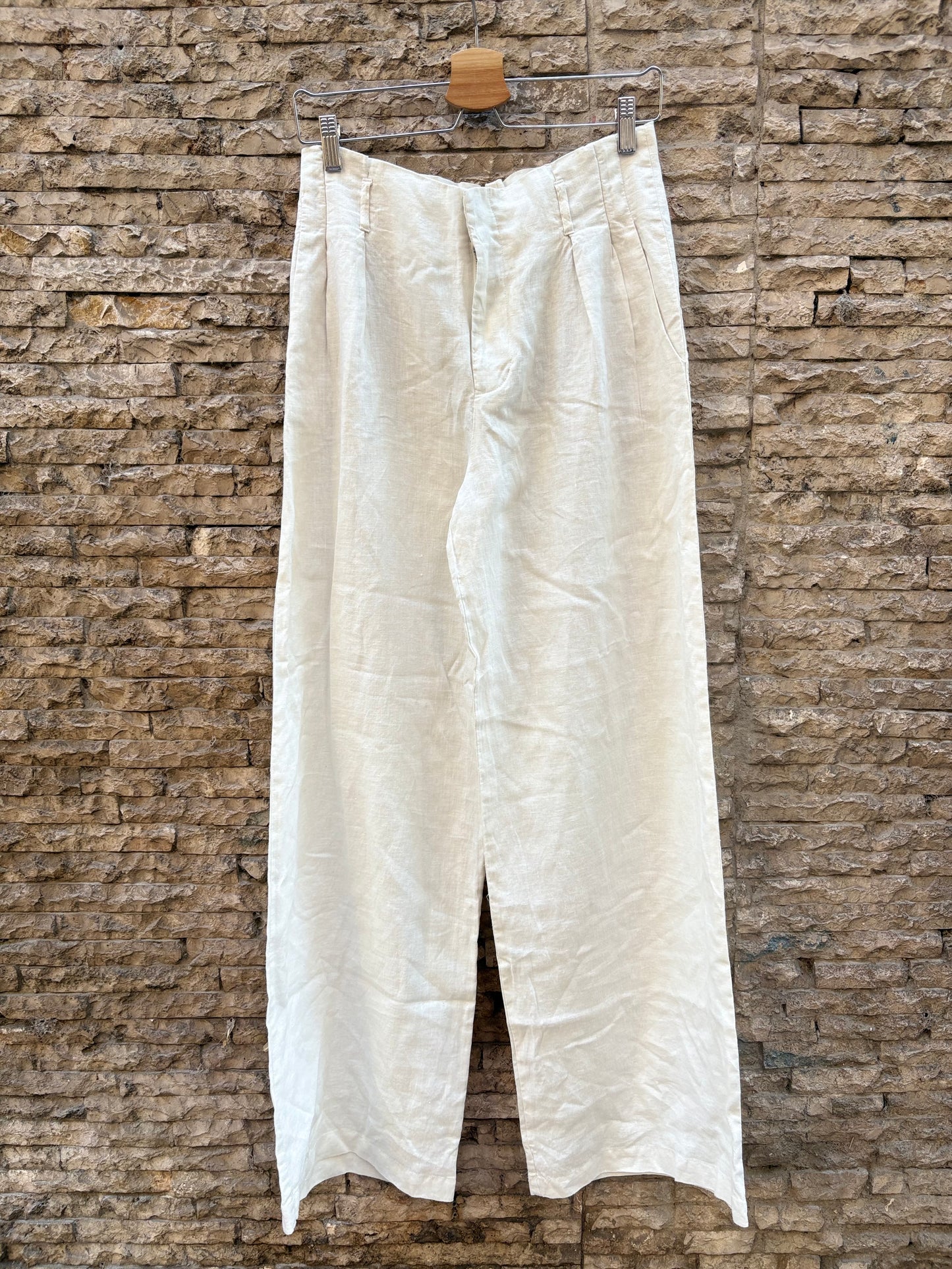 MANGO. Pantalón blanco lino. T S