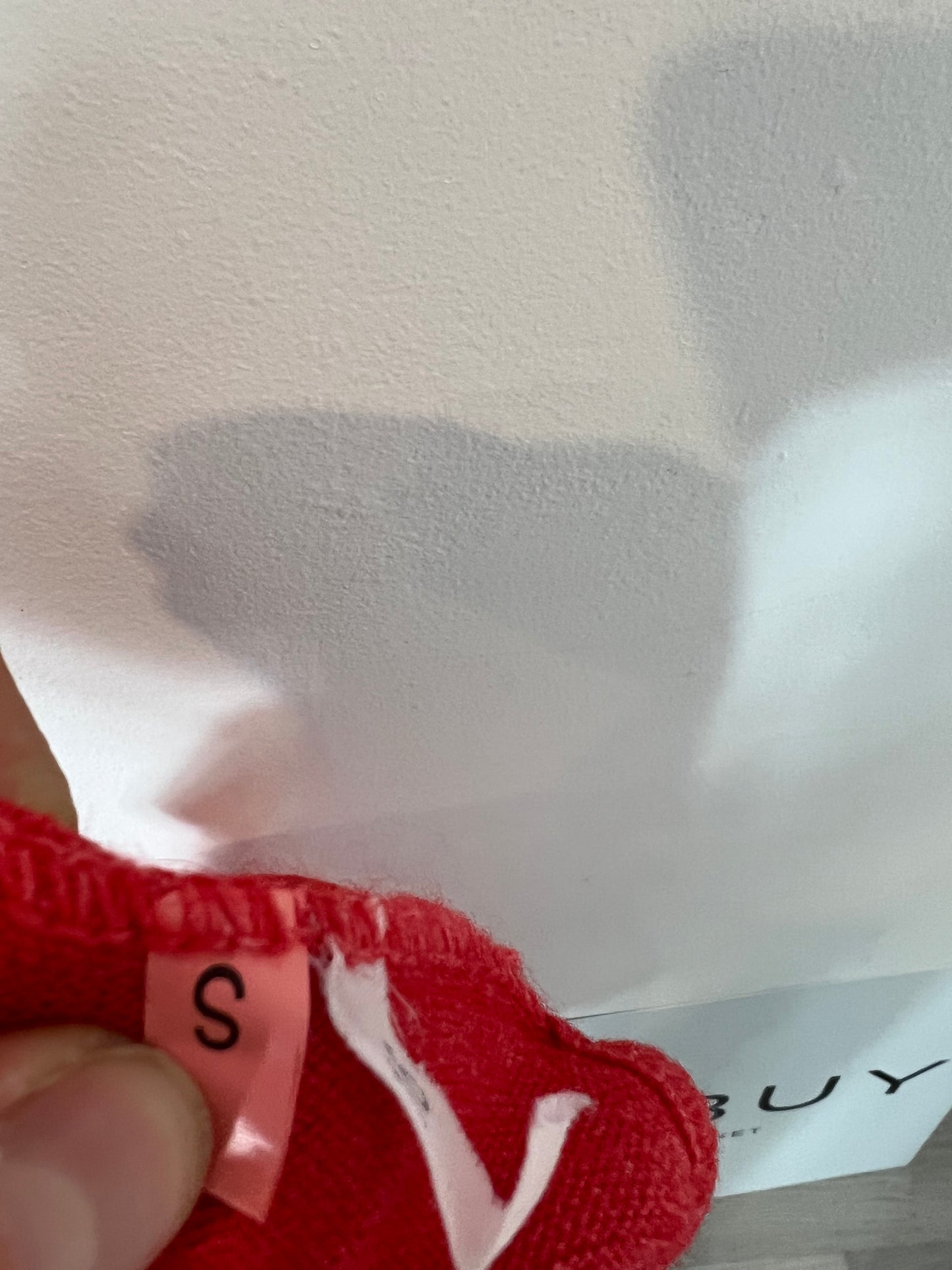 EXCELLENT CASHMERE. Red cashmere button-down jacket. TS