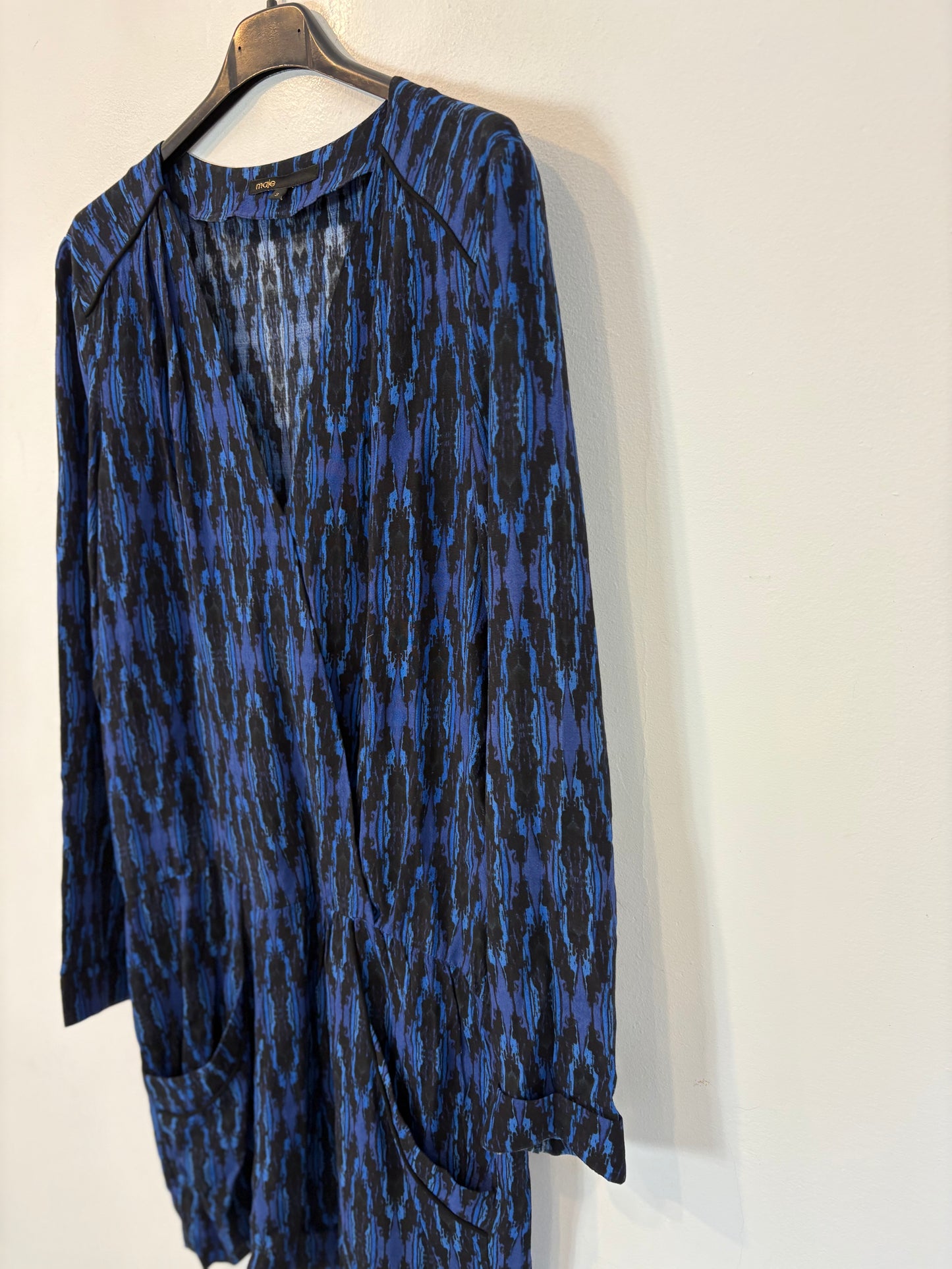 MAJE. Vestido corto estampado azul