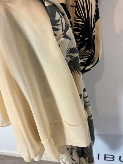 MASSIMO DUTTI. Long printed halterneck dress. Size 36