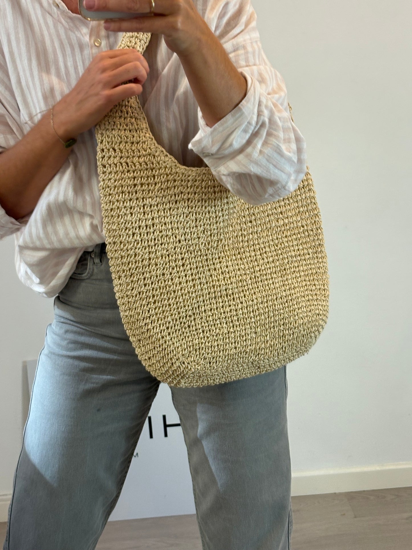 OTRAS. Bolso rafia hombro