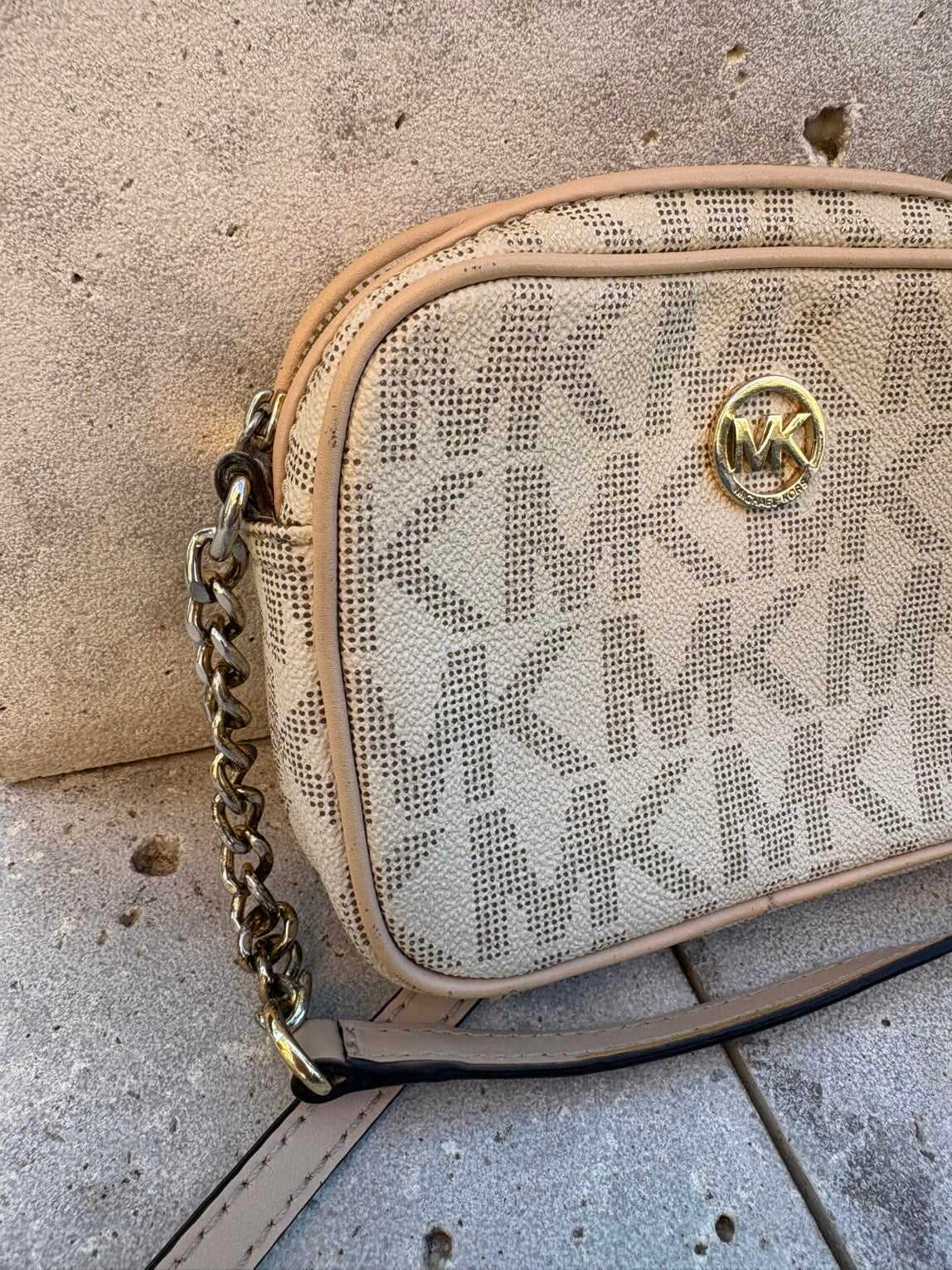 MICHAEL KORS. Bolso mini bandolera