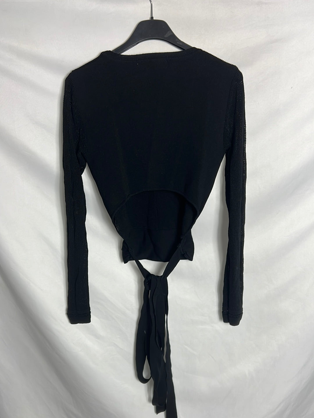 ZARA. Top punto negro apertura espalda. T M
