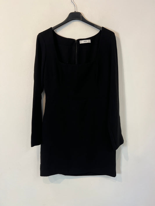 MANGO. Vestido negro corto  T.m