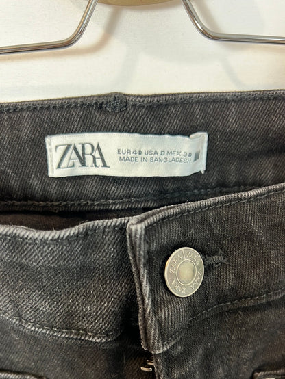 ZARA. Denim cropped bolsillos negro. T 40