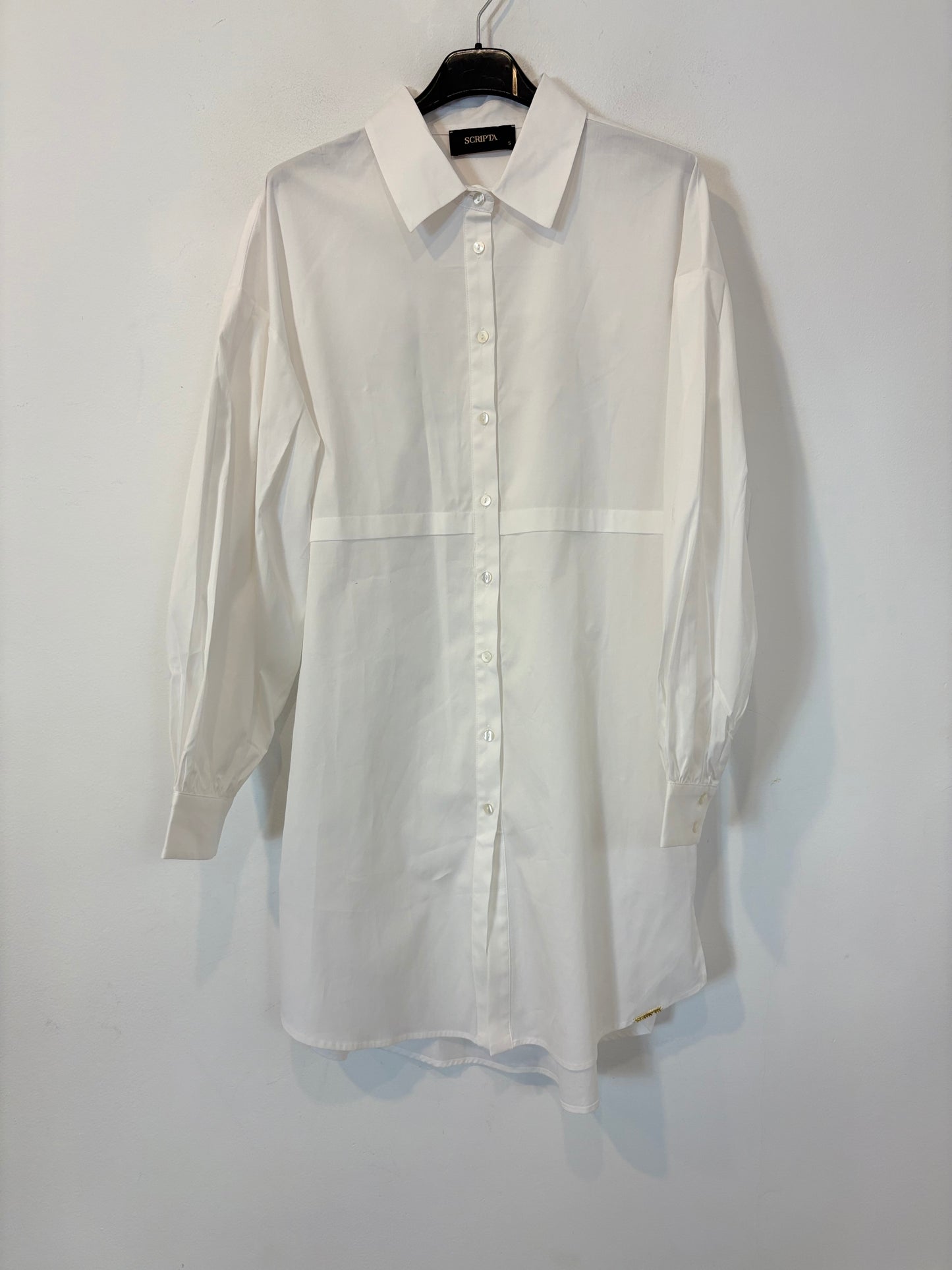 SCRIPTA. Camisa larga blanca