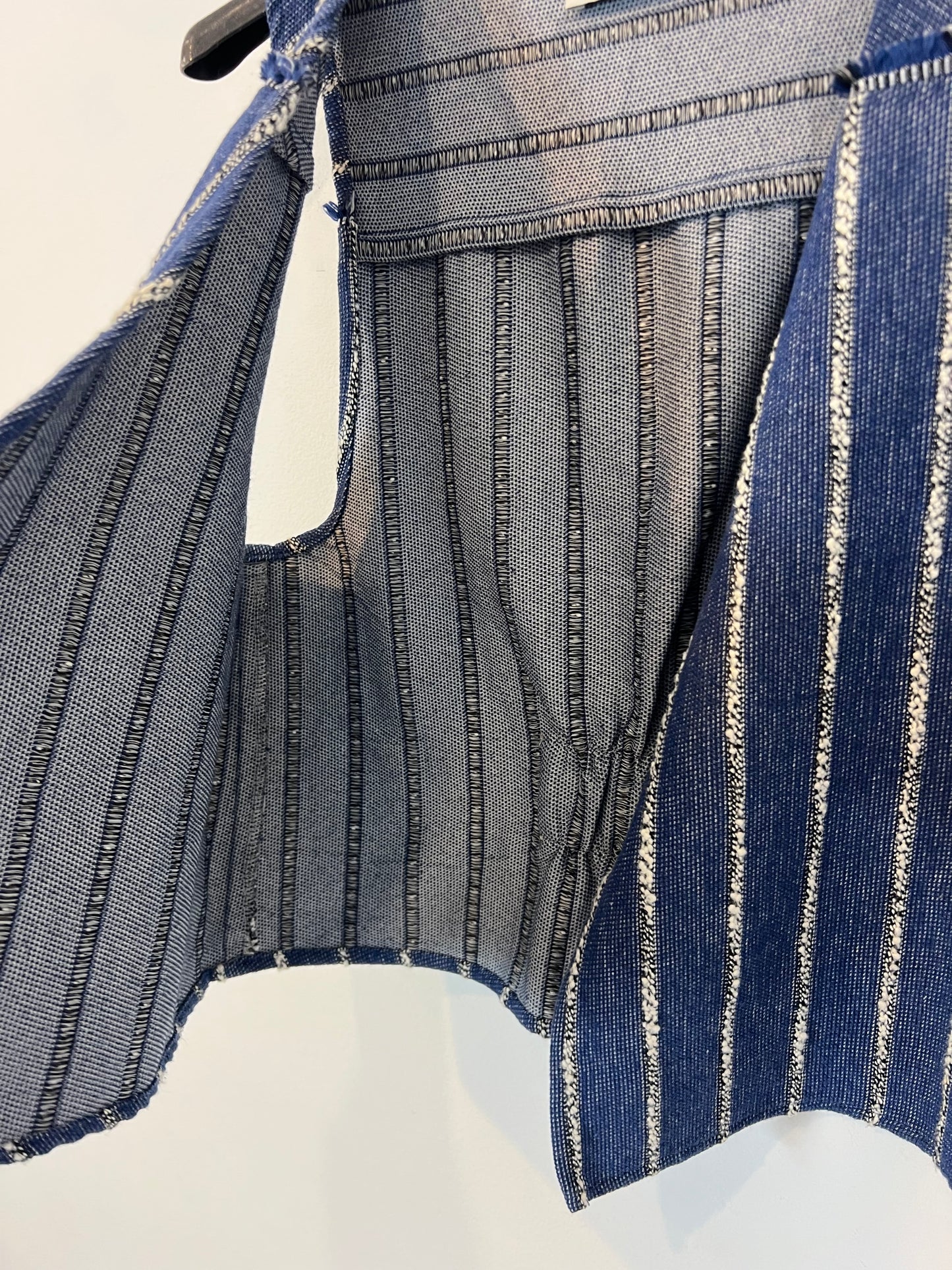 GUITARE. Conjunto chaleco y bermudas rayas T.M