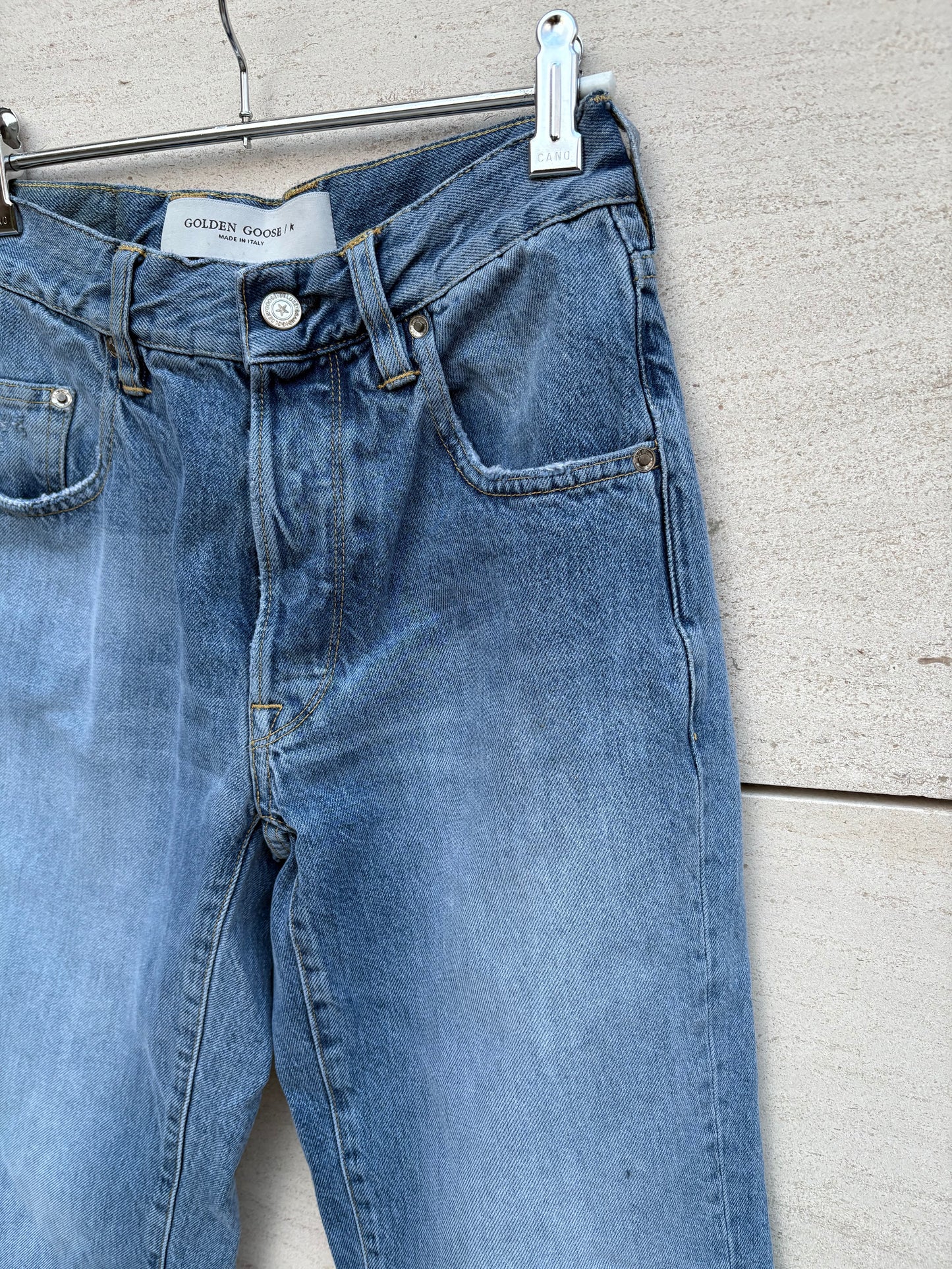 GOLDEN GOOSE. Denim recto abotonado