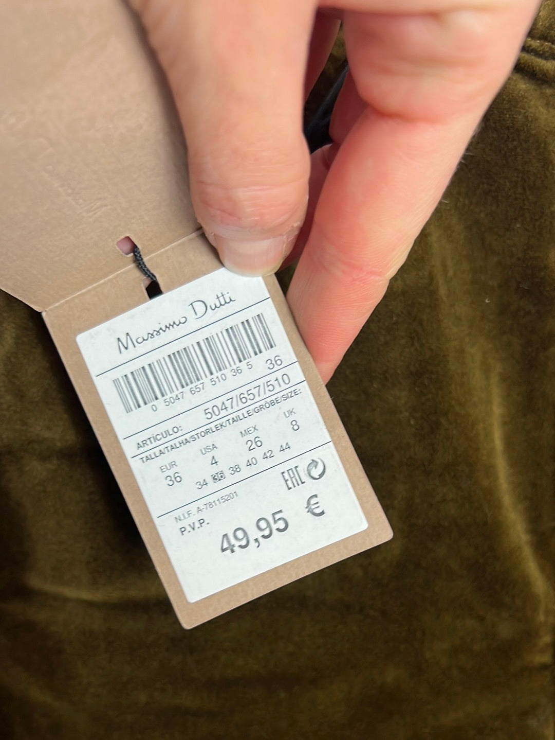 MASSIMO DUTTI. Pantalón pitillo terciopelo caqui. T 36