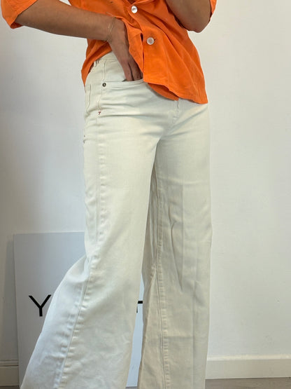 TOMORROW. Denim pata ancha en crudo