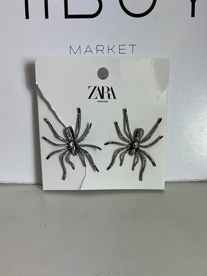 ZARA. Pendientes maxi  araña
