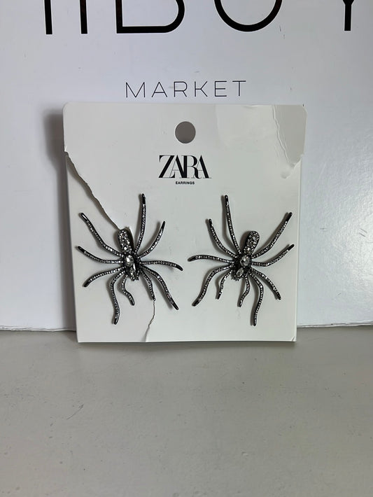 ZARA. Pendientes maxi  araña