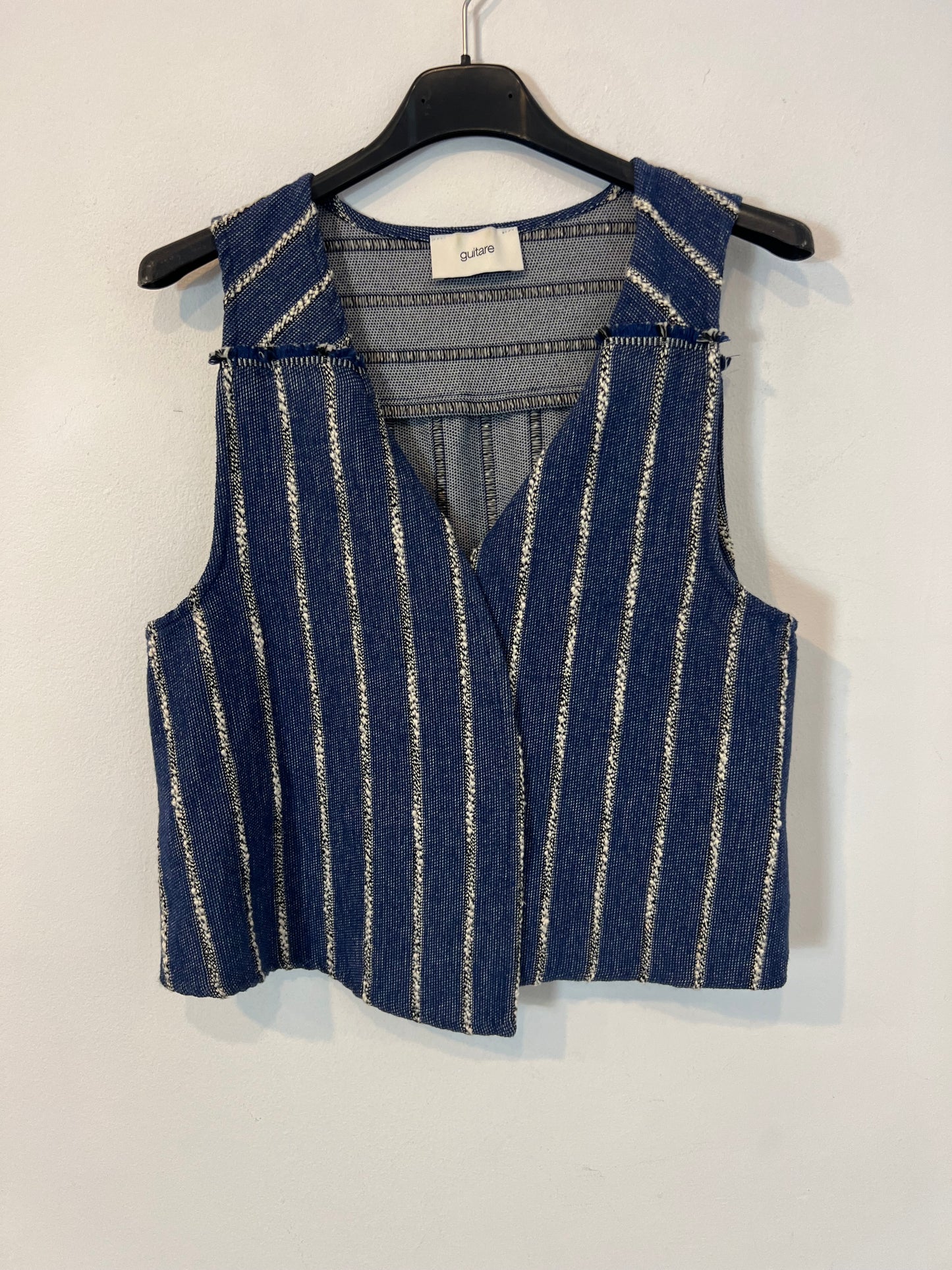 GUITARE. Conjunto chaleco y bermudas rayas T.M