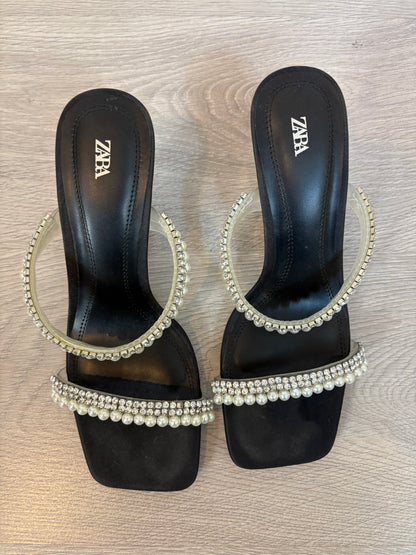 ZARA. Sandalia  tiras fiesta. T 38