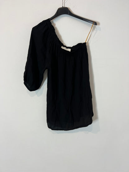 AMEÉ. Asymmetrical black top Tu(s/m)