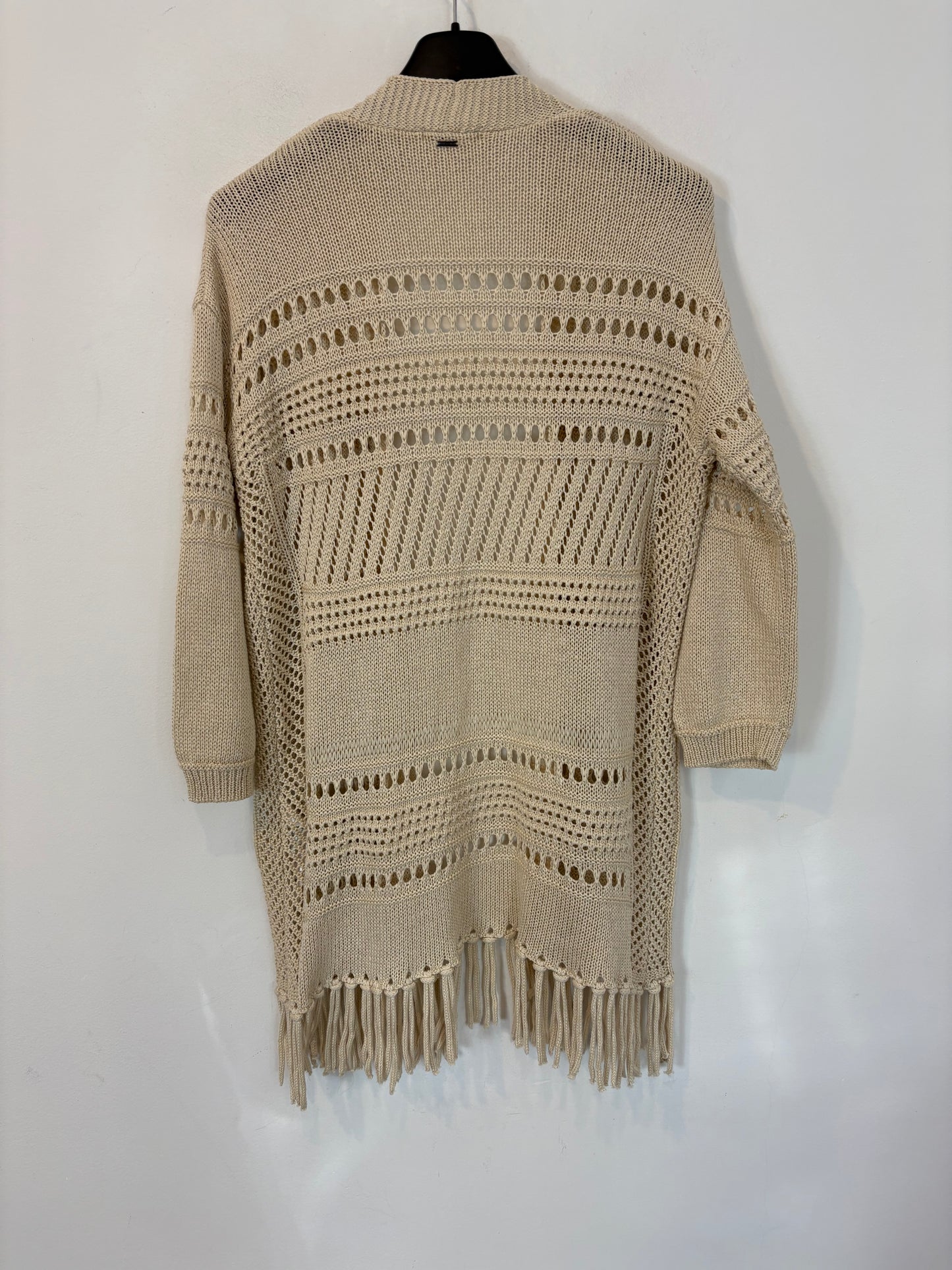 IKKS. Chaqueta calada beige flecos