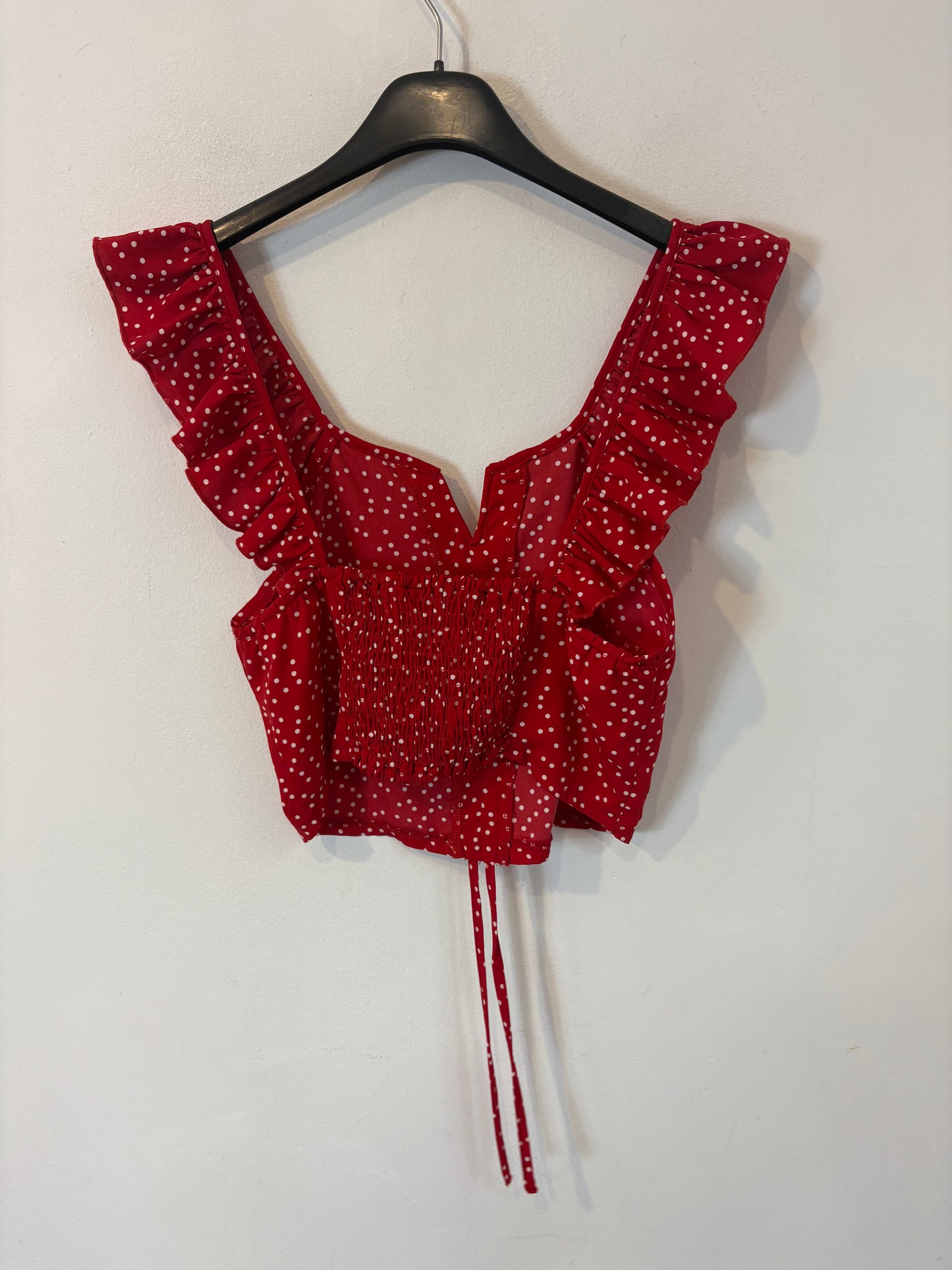 Top rojo lunares y volantes