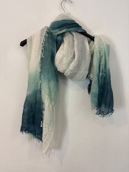 MAJE. Pañuelo  tonos azules