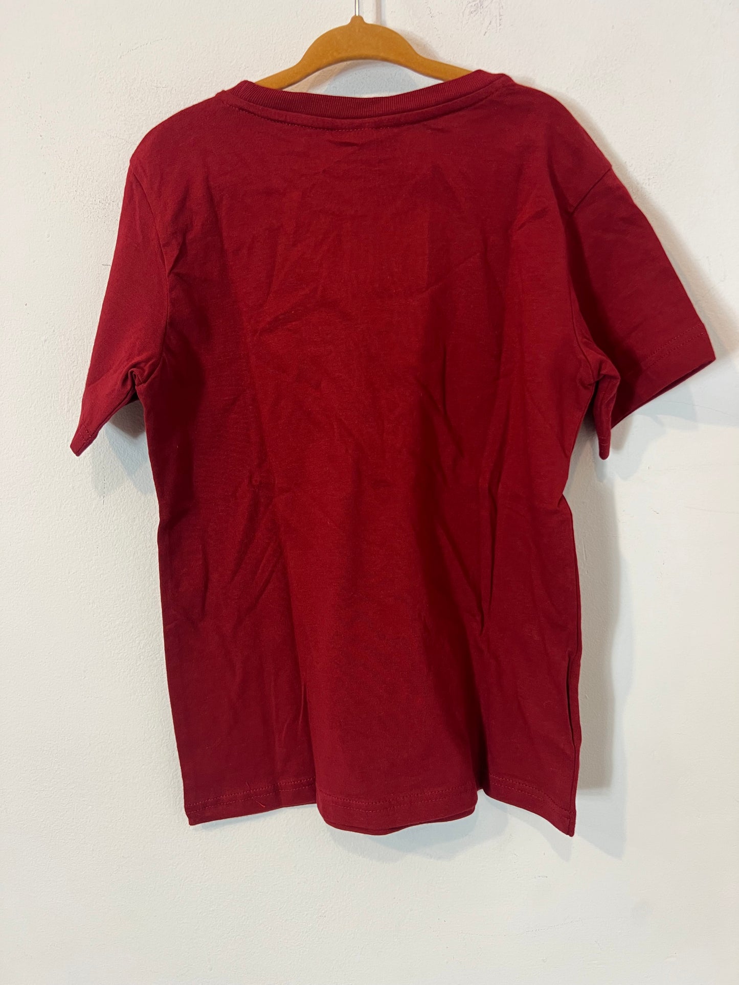 LACOSTE. Camiseta burdeos logo. T 6 años