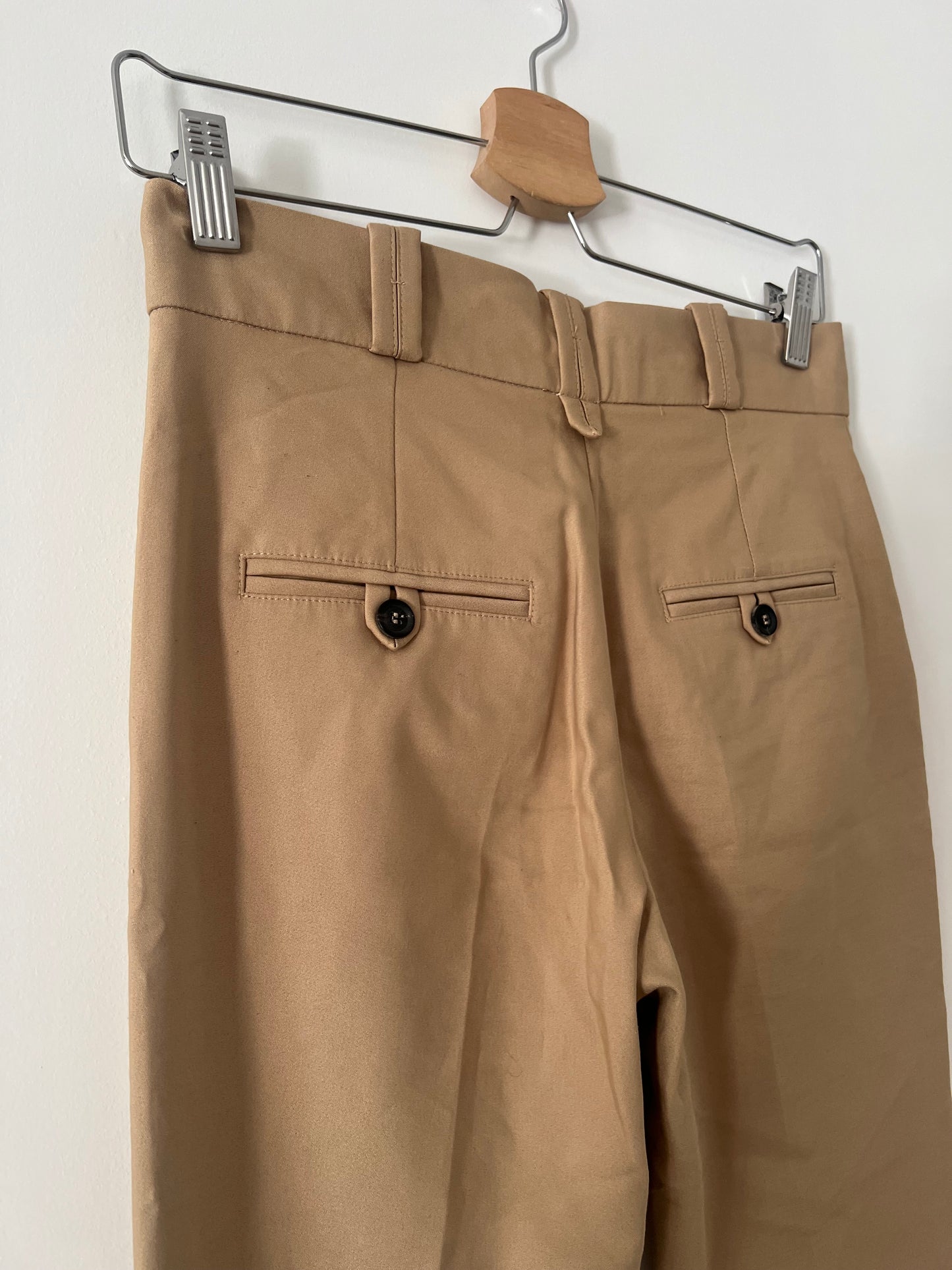 MANGO. Pantalón camel campana
