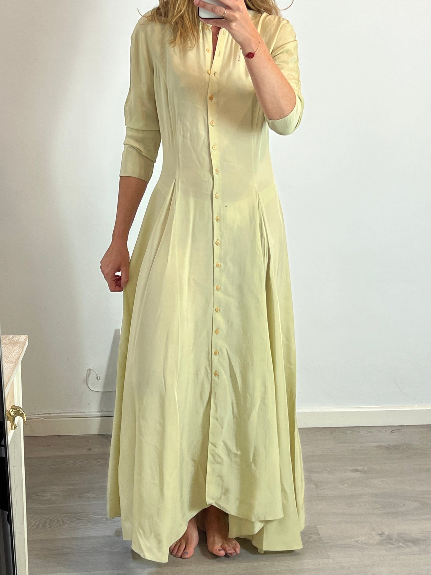 CORTANA. Vestido largo beige abotonado. T 38